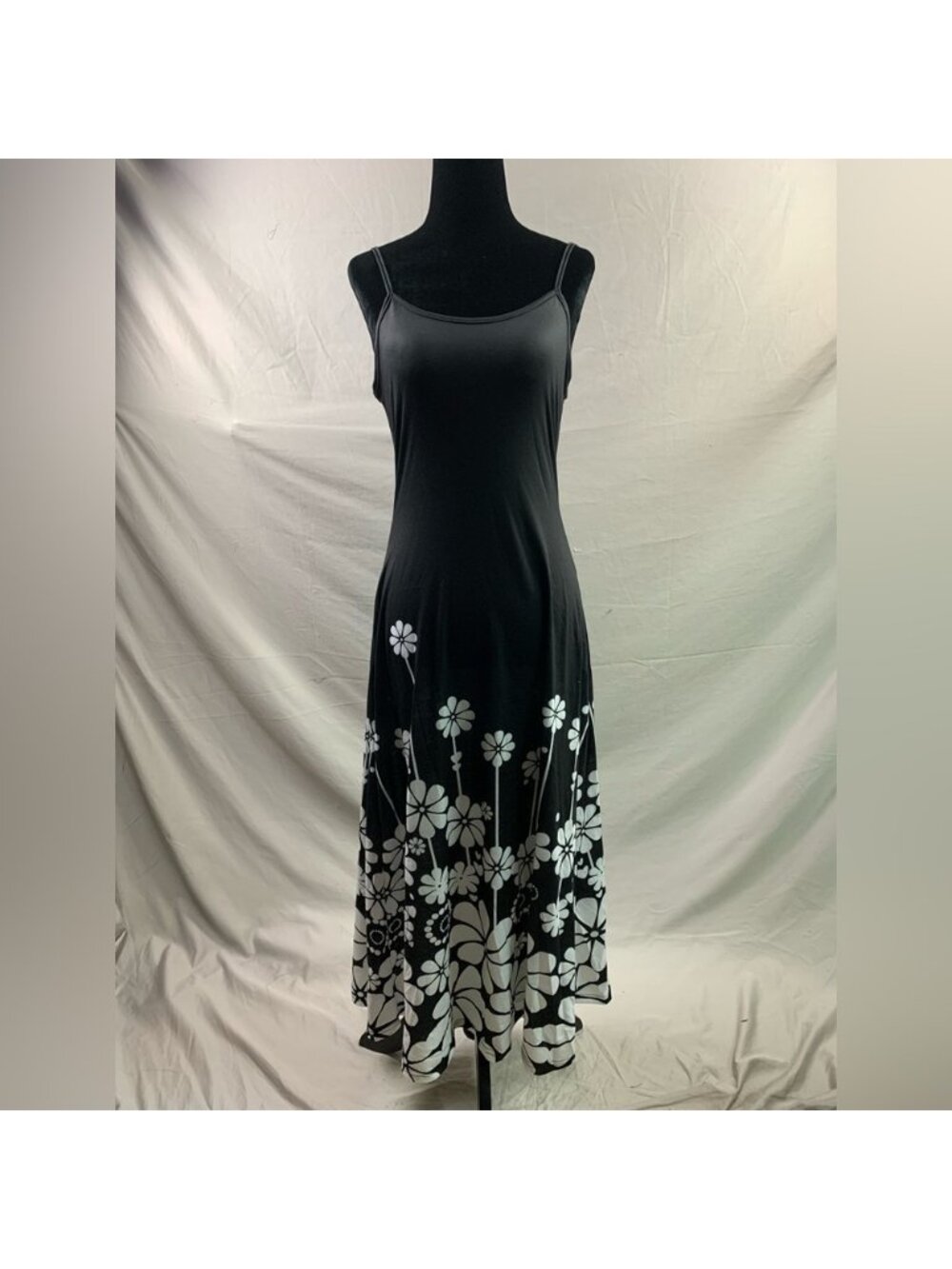 Black/White Floral Print Cami Dress - Picture 6 of 10